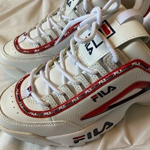 White Fila 7.5